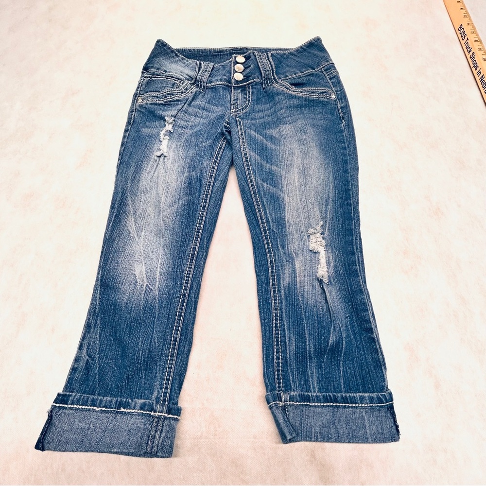No Boundaries Distressed Blue Ankle Cropped Capri‎ Jeans